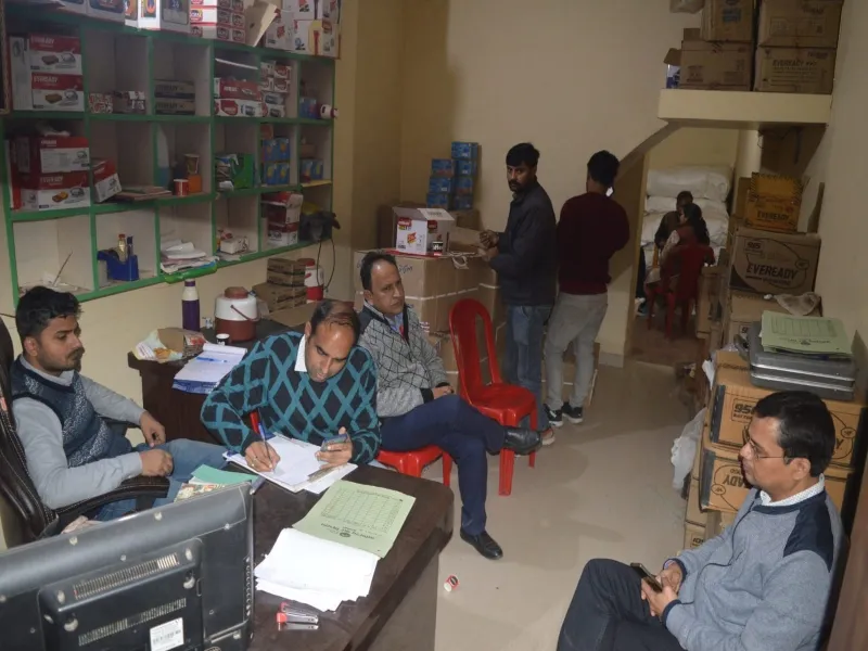 अयोध्या: जनपद समेत मंडल में छह स्थानों पर जीएसटी टीम का छापा