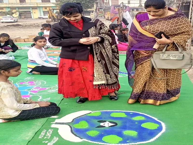 हरदोई: रंगोली व कलश सज्जा प्रतियोगिता से हुआ युवा महोत्सव का आगाज 