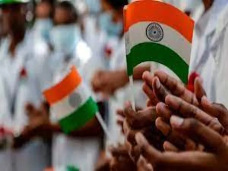 गोरखपुर: भारतीय सैनिकों की बहादुरी और साहस के प्रतीक शौर्य यात्रा में उमड़ा जनसैलाब, बलिदानियों को किया नमन 
