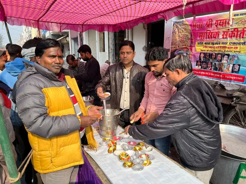 हरदोई: सात समंदर पार से लगाया श्याम बाबा को एकादशी भोग