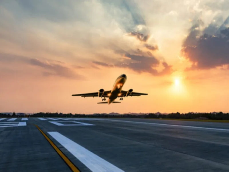 अयोध्या एयरपोर्ट पर कोहरे में भी हो सकेगी लैंडिंग, जिलाधिकारी ने किया निरीक्षण 