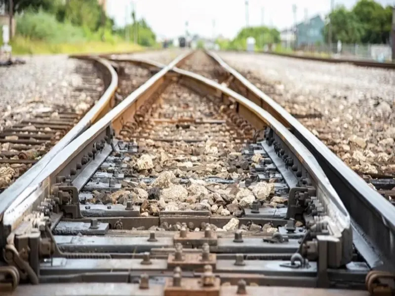 हमीरपुर: रेलवे ट्रैक पार कर रहे किसान की ट्रेन की चपेट में आने से मौत 