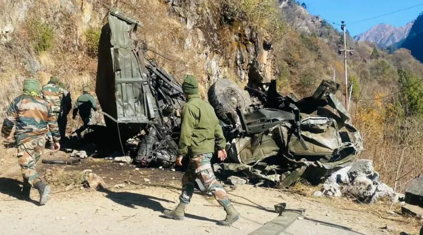 सिक्किम में बड़ा हादसा, खाई में सेना का ट्रक गिरने से 16 जवानों की मौत, रेस्क्यू ऑपरेशन जारी