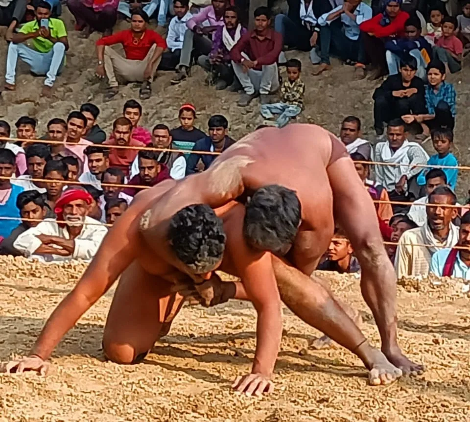 चित्रकूट: दंगल के पहले दिन पहलवानों ने दिखाए दांव-पेंच, जानिए कौन बना विजेता 