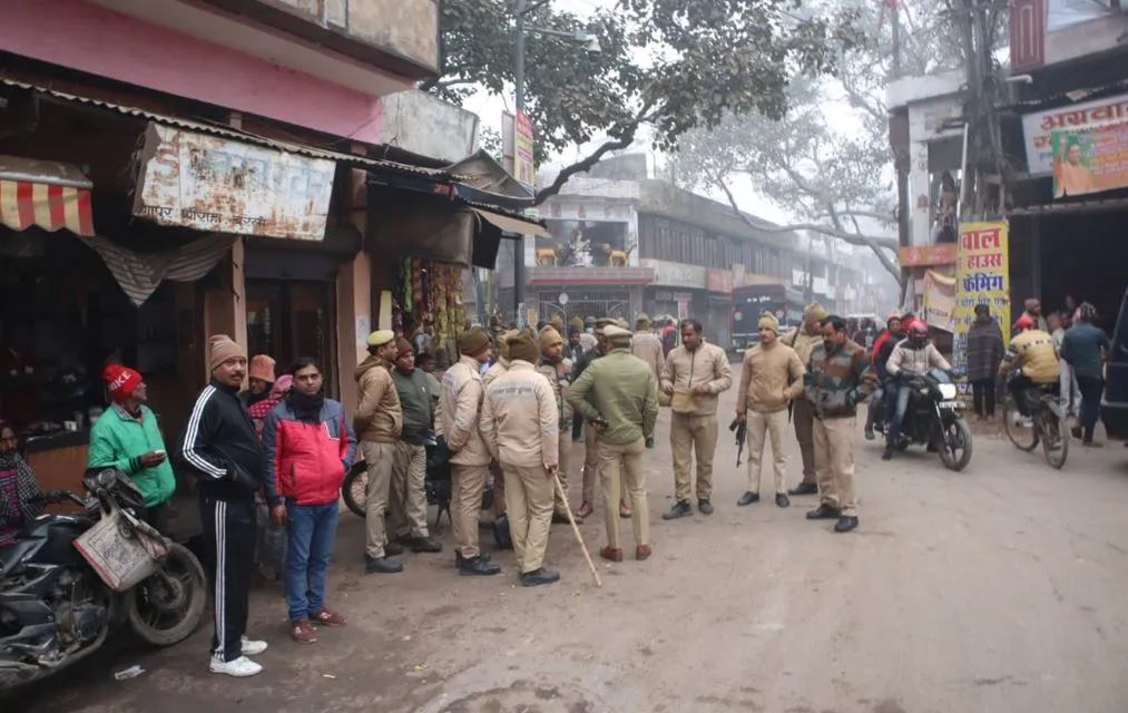 बरेली: गंगापुर में आबकारी टीम ने की ताबड़तोड़ छापेमारी, मचा हड़कंप
