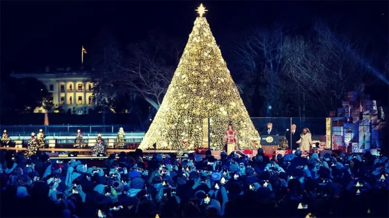 गुजरात में क्रिसमस पर चर्च व इमारतें हुईं रोशन, लोगों ने एक-दूसरे को दी बधाई, हर तरफ गूंजा मैरी क्रिसमस  