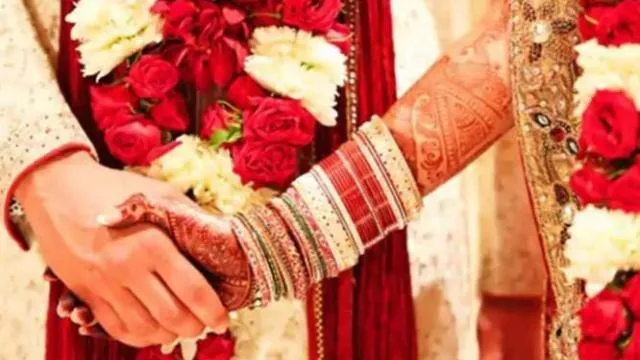 पीलीभीत: दूल्हे के सिर पर नोट दिखाने पर विवाद, मारपीट के बाद तोड़फोड़ 