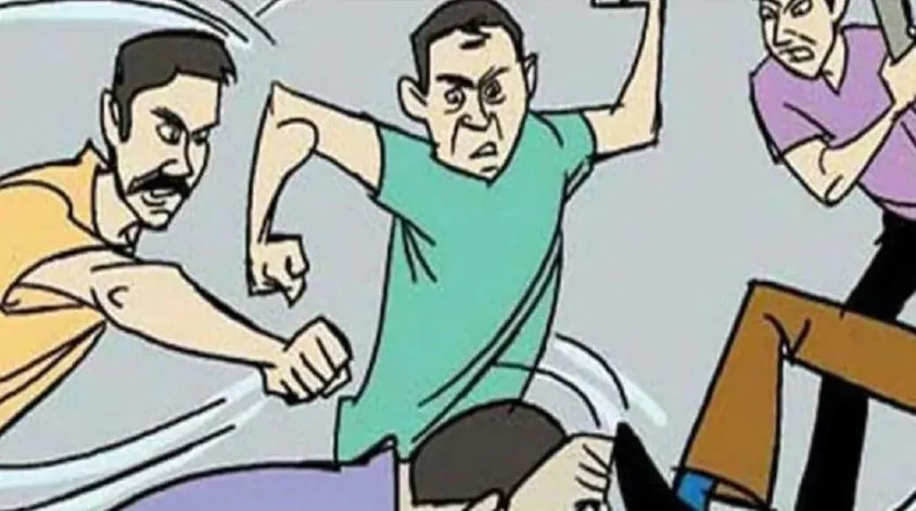 बरेली: सिगरेट के रुपए मांगने पर जमकर बवाल...दबंगों ने लाठी-डंडों से किया हमला, वीडियो वायरल