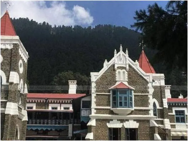 Covid 19 In Uttarakhand : नैनीताल HC ने कोर्टरूम में Face Mask पहनना अनिवार्य किया