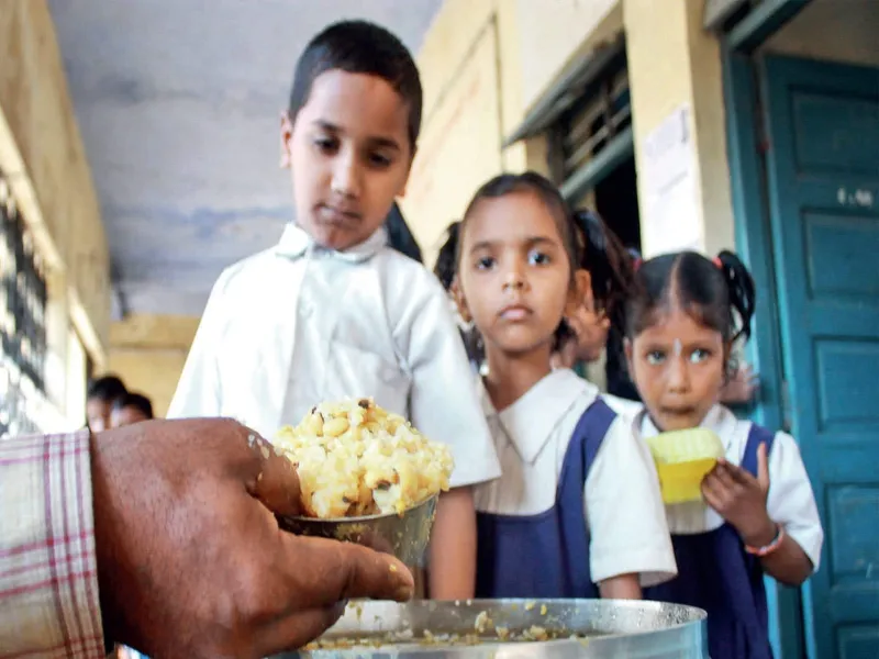 अयोध्या: मिड डे मील के तहत अब स्कूलों में चलेगा तिथि भोजन कार्यक्रम 