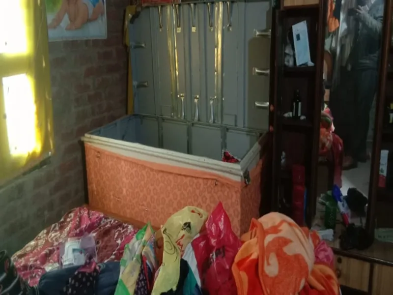 बहराइच: दो मकानों से चोरों ने उड़ाया 10 लाख का माल 