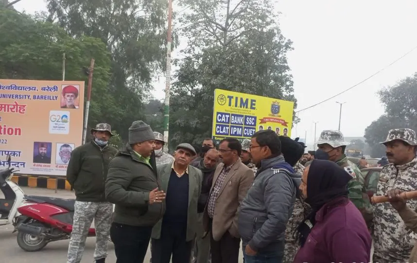 बरेली: राज्यपाल के आगमन से पहले चला अतिक्रमण अभियान, मची खलबली