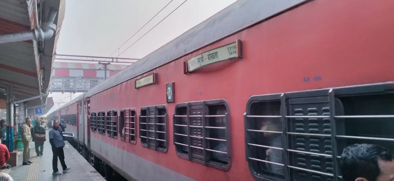 बरेली: ब्लॉक बढ़ा रहा यात्रियों का इंताजर, रेलवे बोला- सेफ्टी से समझौता नहीं