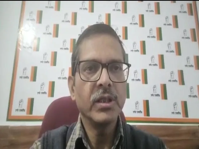 लखनऊ: राज्य सरकार का गड्ढा मुक्त करने के दावे खोखले, सेल्फी विद गड्ढा अभियान चलाने की अधिकार सेना करेगी शुरुआत