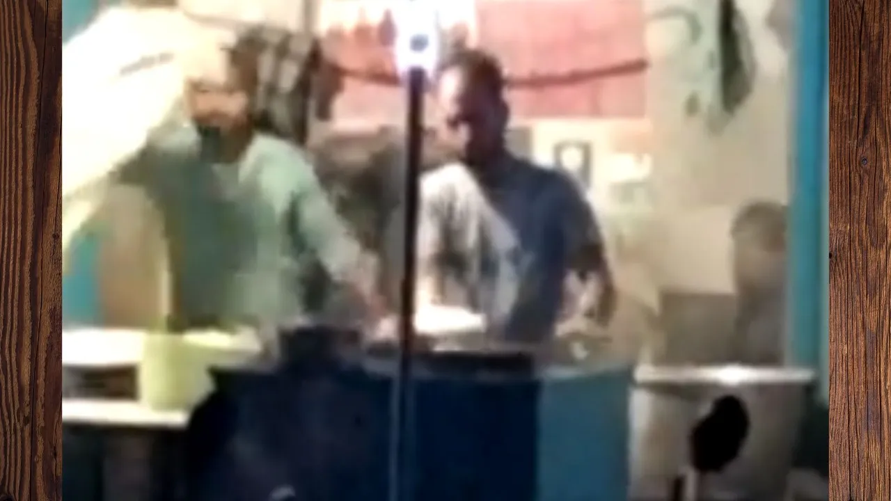 मेरठ: थूककर रोटी बनाने का वीडियो सोशल मीडिया पर वायरल, लोगों में रोष