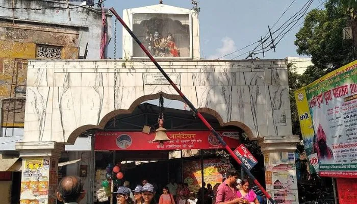 Kanpur: मंदिर जाने का रास्ता घेरा तो होगी कार्रवाई, आनंदेश्वर मंदिर कॉरीडर का सांसद संग प्रशासनिक अधिकारियों ने किया निरीक्षण