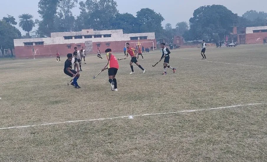 रामपुर: पेनाल्टी शूट में सचिवालय लखनऊ ने एक-शून्य से केडी सिंह बाबू सोसायटी की टीम को हराया