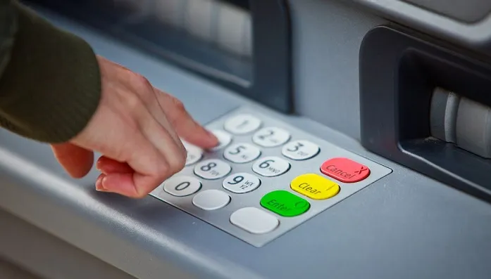 Kerela पुलिस ने छापा मार चकेरी से चार ATM हैकरों को उठाया, छापेमारी की कार्रवाई से मचा हड़कंप