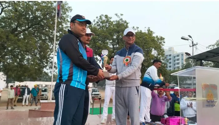 Banda News : प्रयागराज ने जीती अंर्तजनपदीय जोनल क्रिकेट प्रतियोगिता, मेजबान टीम बांदा को आठ रनों से हराया