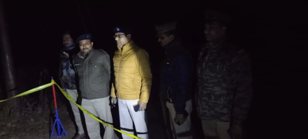 मथुरा: कपड़े की दुकान में चोरी करने वाला शातिर मुठभेड़ में गिरफ्तार