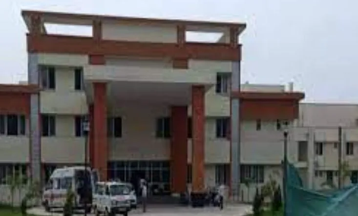 बरेली: जिला अस्पताल का घटा 20 फीसदी भार, 300 बेड अस्पताल हो रहा गुलजार