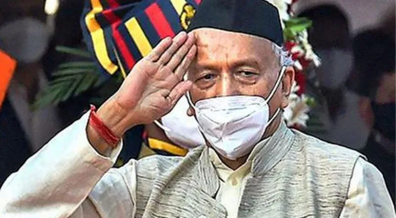 शिवाजी, सावित्रीबाई फुले पर महाराष्ट्र के राज्यपाल की टिप्पणी के खिलाफ याचिका PIL कैसे? : कोर्ट ने पूछा