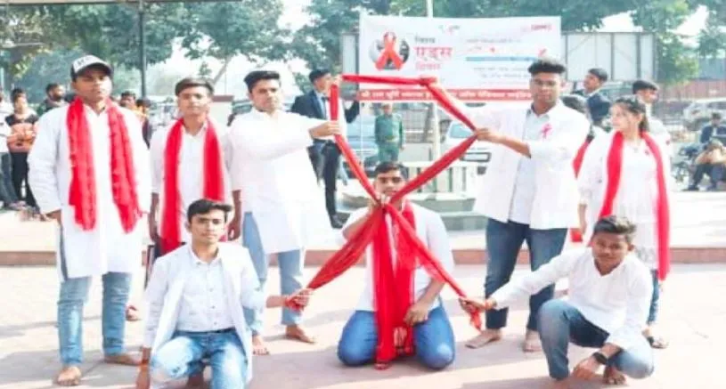 बरेली: विश्व एड्स दिवस पर रैली निकाली, नाटक का मंचन कर किया जागरूक