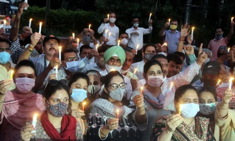 जम्मू कश्मीर में इस साल तीन कश्मीरी पंडितों सहित अल्पसंख्यक समुदायों के 14 लोग मारे गए: सरकार