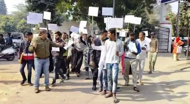 बरेली: भूमाफिया के खिलाफ ग्रामीणों में आक्रोश, एसएसपी से की शिकायत