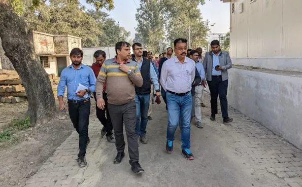 बरेली: अधूरे कार्य देख भड़के डीआरएम, लगाई फटकार