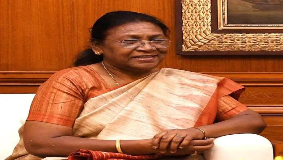 वरिष्ठ पदों पर अधिक महिलाओं के होने से समावेशी विकास का संकल्प और मजबूत होगा: मुर्मू