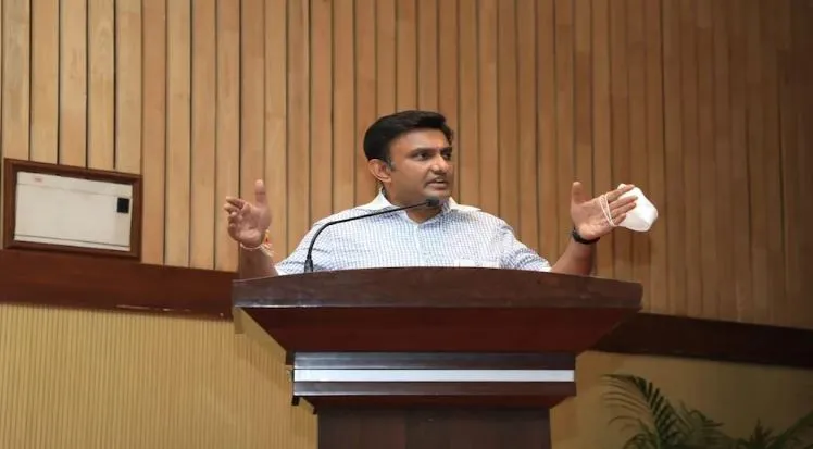 कर्नाटक के स्वास्थ्य मंत्री ने कहा- बचपन में होने वाली अपंगता की 70 फीसदी वजह तंत्रिका संबंधी विकार