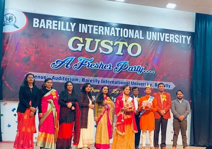 बरेली: प्रियांशु मिस्टर तो दृष्टि बनीं मिस फ्रेशर