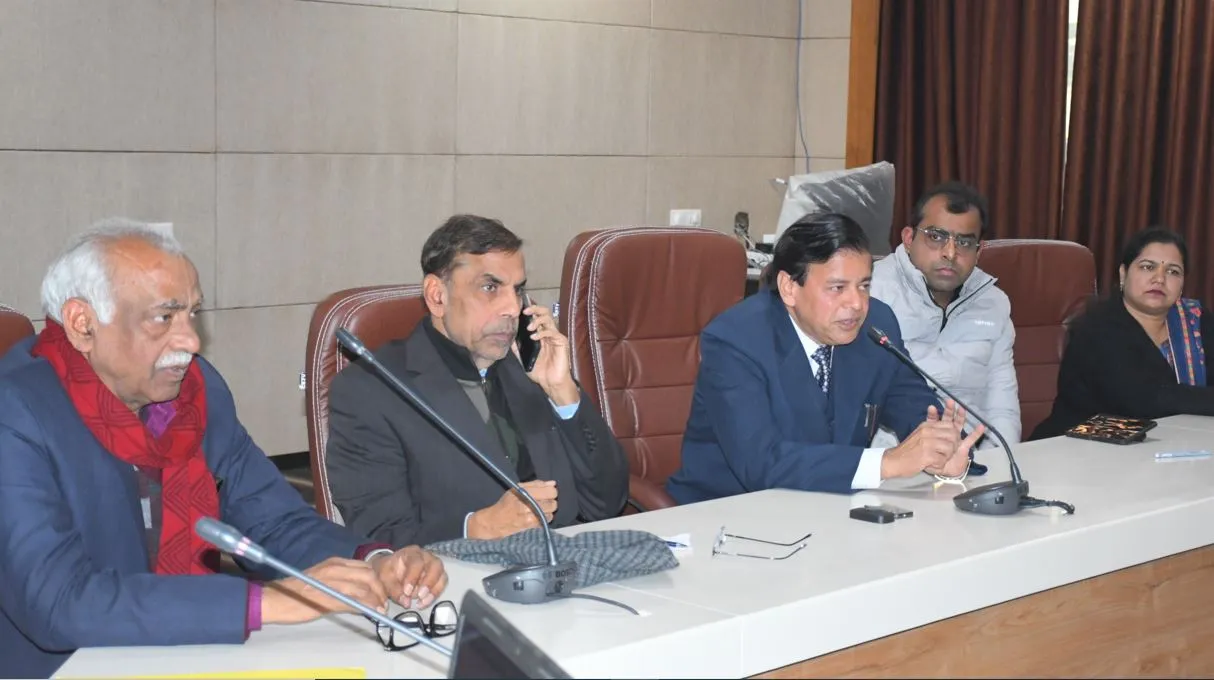 तरक्की के लिए परिवार की तरह काम करें : डॉ. केशव अग्रवाल 