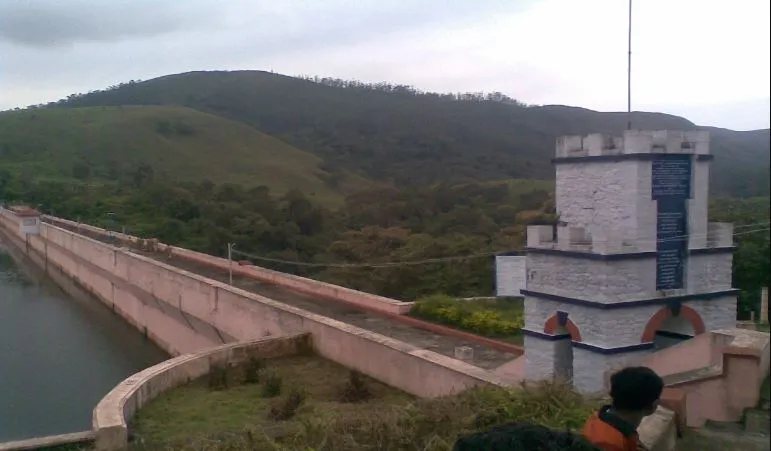 मुल्लापेरियार बांध में 142 फुट पर पहुंचा जल स्तर, बाढ़ की चेतावनी जारी 