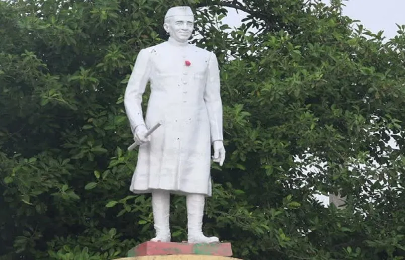 तमिलनाडु: शराब के नशे में चालक ने तोड़ी नेहरू की प्रतिमा