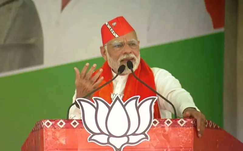 अंग्रेजों के साथ काम करने से कांग्रेस में ‘गुलामी की मानसिकता’ आ गई : PM मोदी