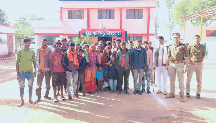 Chitrakoot के 22 श्रमिकों को तेलंगाना से कराया मुक्त, परिजन बोले- थैंक्स यू पुलिस  