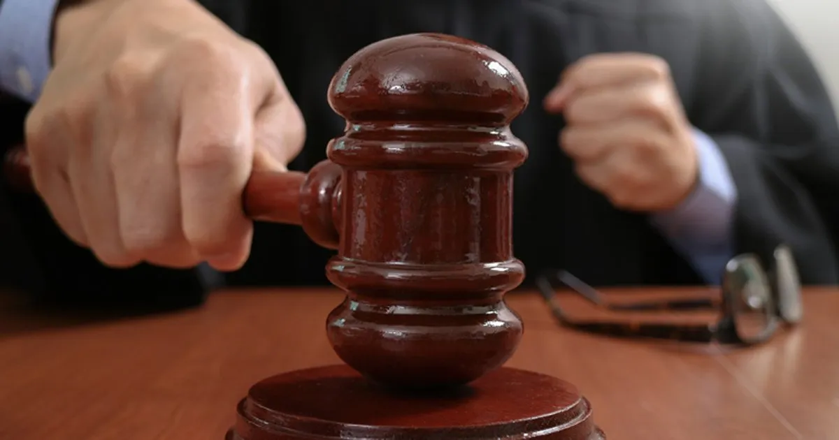 भ्रष्टाचार के जुर्म में Income Tax के अधिकारियों को तीन साल की सजा, इस काम के लिए मांगी थी रिश्वत