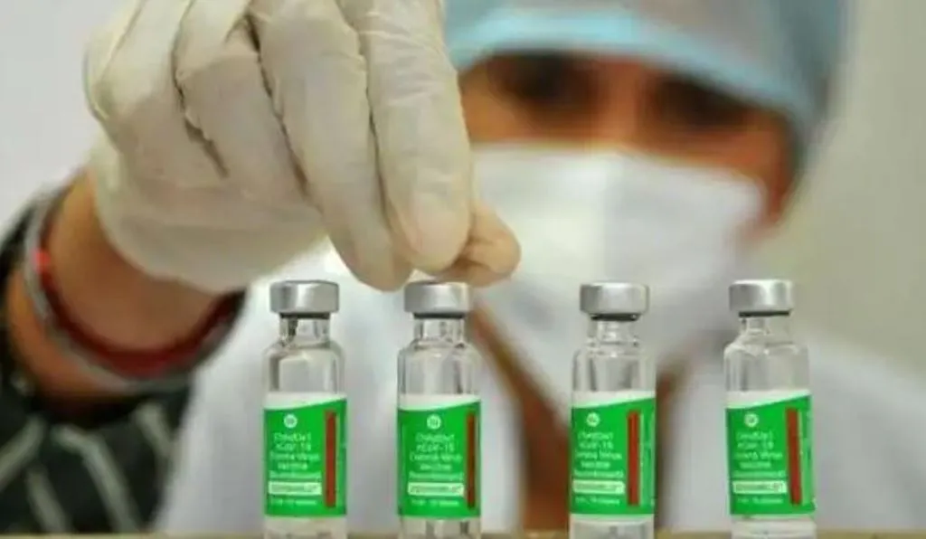 Corona Vaccine: सीरम इंस्टीट्यूट केंद्र सरकार को कोविशील्ड टीके की दो करोड़ खुराक मुफ्त देगा 