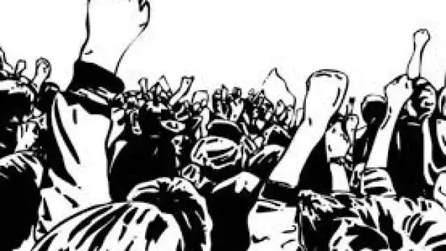 नैनीताल: पर्यावरण मित्रों ने नगरपालिका दफ्तर में की तालाबंदी