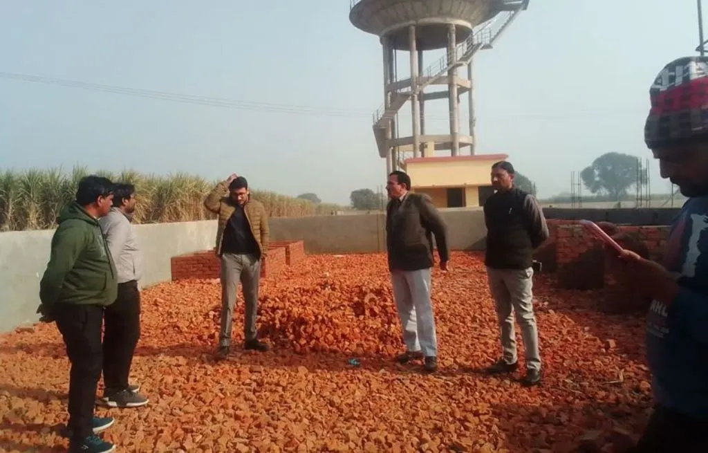 मेरठ: मुख्य विकास अधिकारी ने किया निरीक्षण, जल्द कार्य पूरा करने के दिए निर्देश
