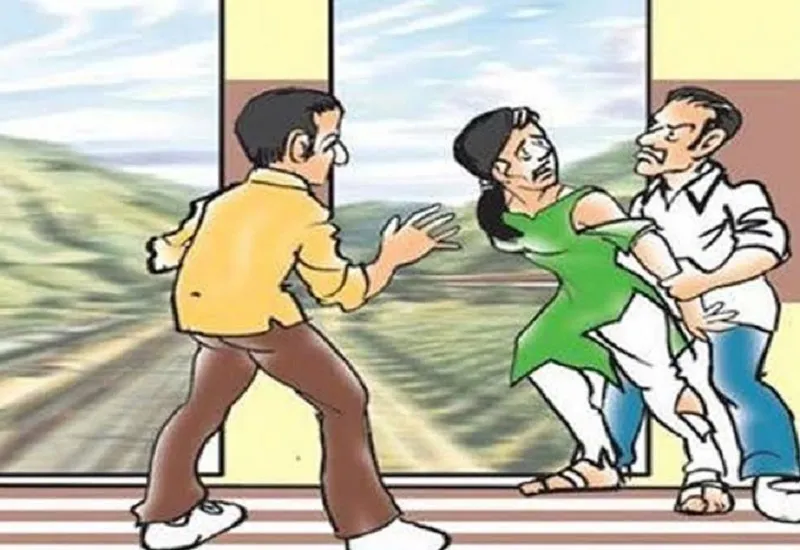 मुरादाबाद : छत पर बैठी महिलाओं से कबूतरबाजों ने की छेड़छाड़, विरोध करने पर ताना तमंचा