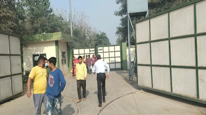 रामपुर : फेयर एक्सपोर्ट में गैस लीकेज से दो की मजदूरों मौत, दो की हालत गंभीर