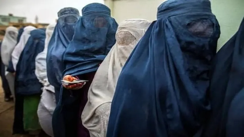 आधी आबादी के आगे नरम पड़े तालिबानी तेवर, लड़कियों के लिए हाई स्कूल परीक्षा को दी मंजूरी