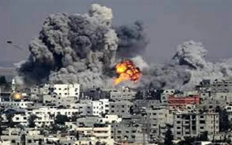 Gaza Attack : फिलिस्तीनी उग्रवादियों के रॉकेट हमले के जवाब में इजराइल ने गाजा पर की बमबारी 