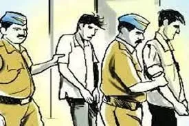 नानकमत्ता: तमंचा व बंदूक के साथ दो आरोपी गिरफ्तार