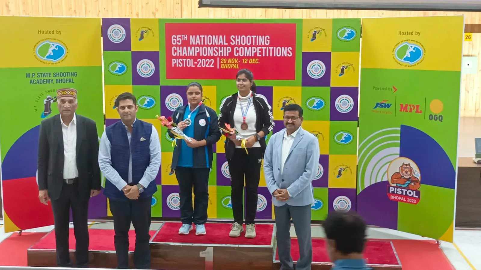 विकलांगता को किया पस्त, शूटिंग में जीता सिल्वर मेडल, मेरठ की मूकबधिर गार्गी चौधरी ने यूपी को दिलाया पदक