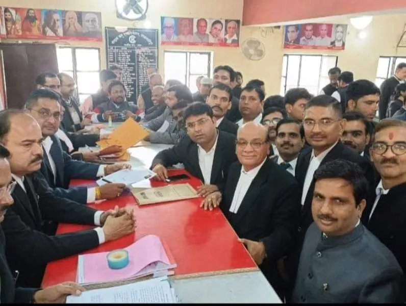 शाहजहांपुर: सेंट्रल बार एसोसिएशन चुनाव में 22 पदों के लिए 57 लोगों ने दाखिल किए नामांकन