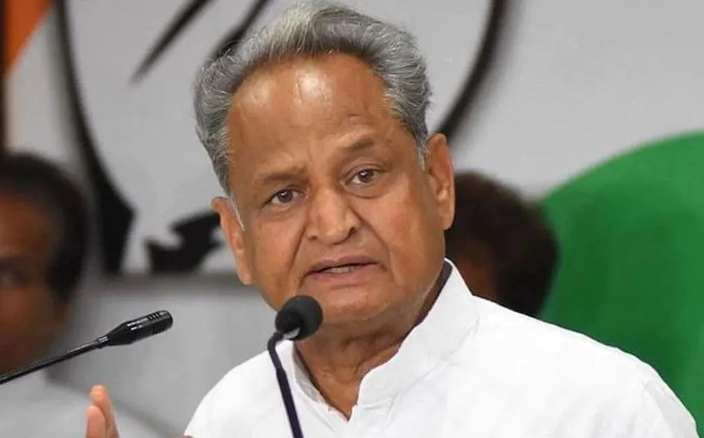 आर्थिक रुप से कमजोर लोगों के लिए खाद्य किट वितरण की योजना तैयार की जा रही हैं: गहलोत 